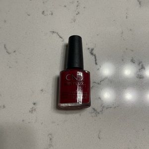 CND vinylux nail polish